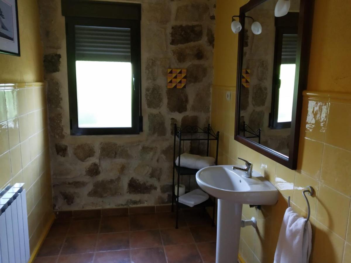 Viv. De Uso Turistico Fuente El Tejo - Casa Ana Villa Burgohondo Eksteriør billede