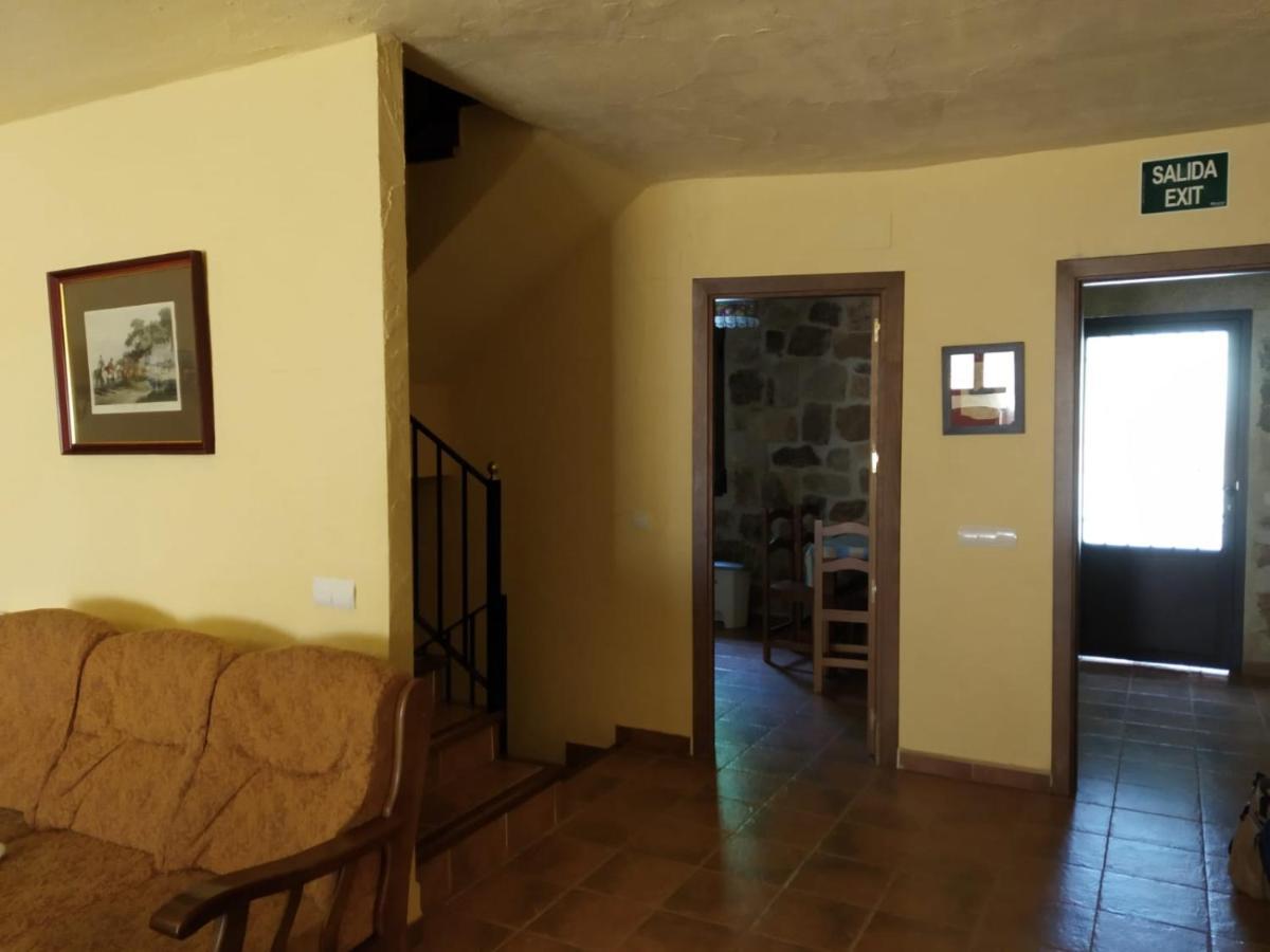 Viv. De Uso Turistico Fuente El Tejo - Casa Ana Villa Burgohondo Eksteriør billede